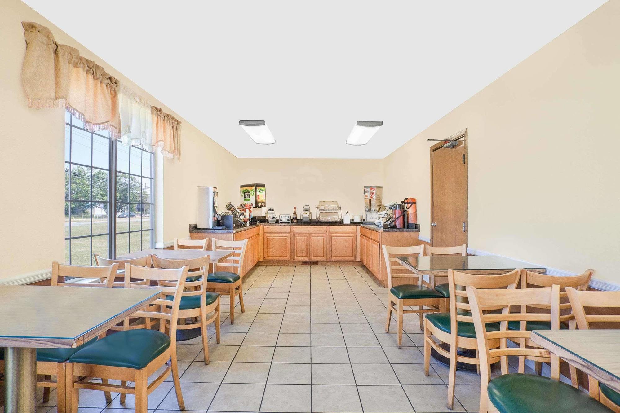 Howard Johnson By Wyndham Atlantic City Egg Harbor Township Hotel Exterior photo
